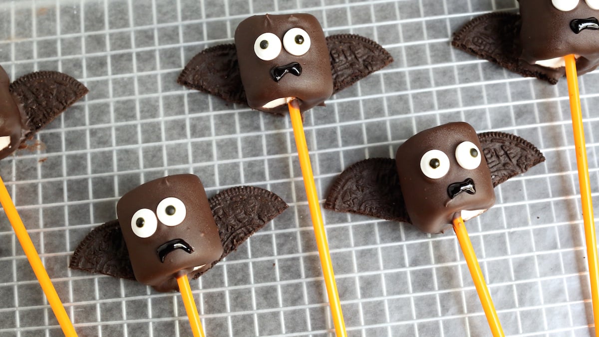 Halloween Vampire Bat Marshmallow Pops