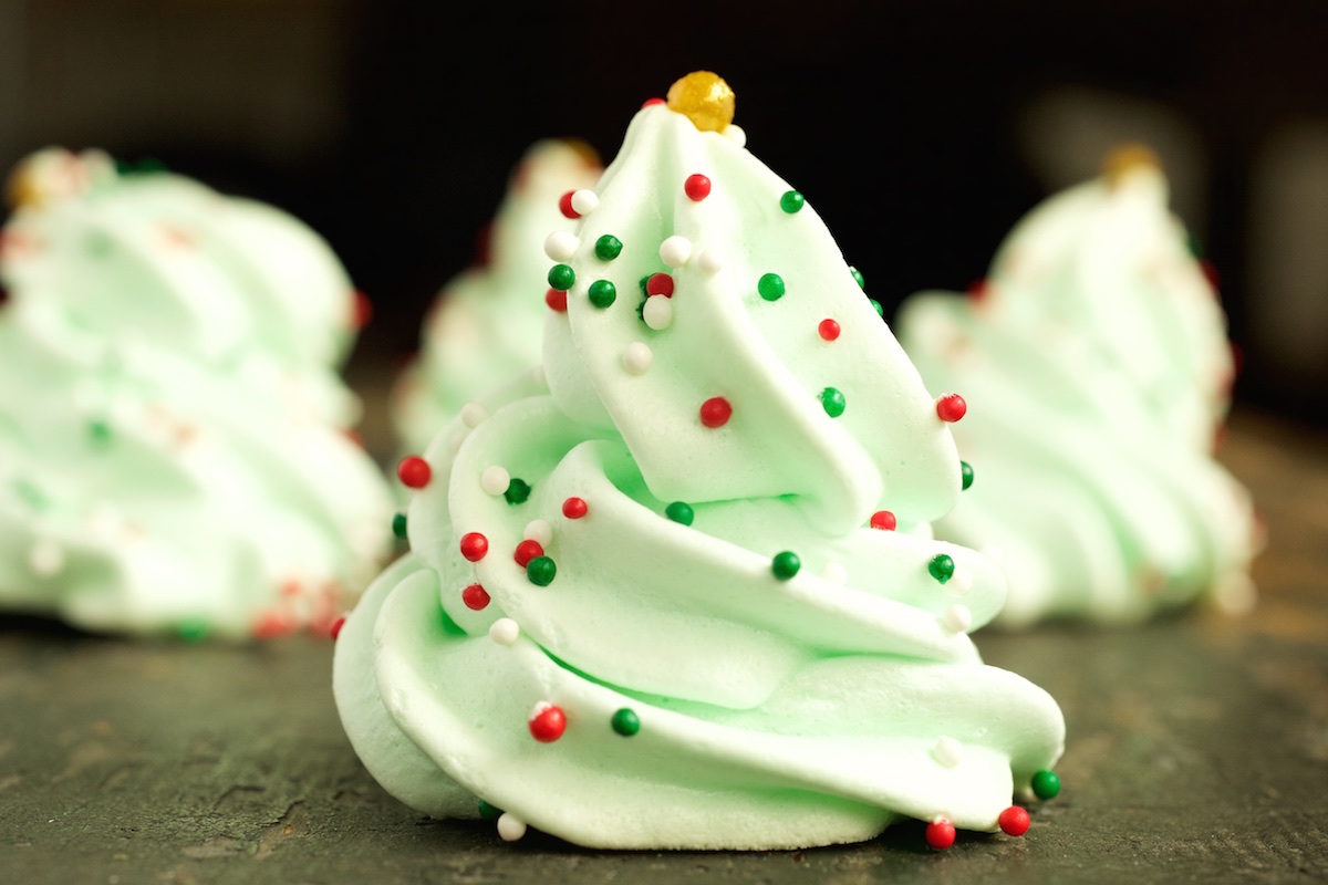 Vanilla Mint Christmas Tree Meringues