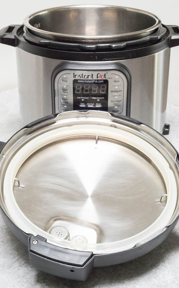 https://cookingwithjanica.com/wp-content/uploads/2018/08/deodorize_smelly_instant_pot_sealing_ring.jpg