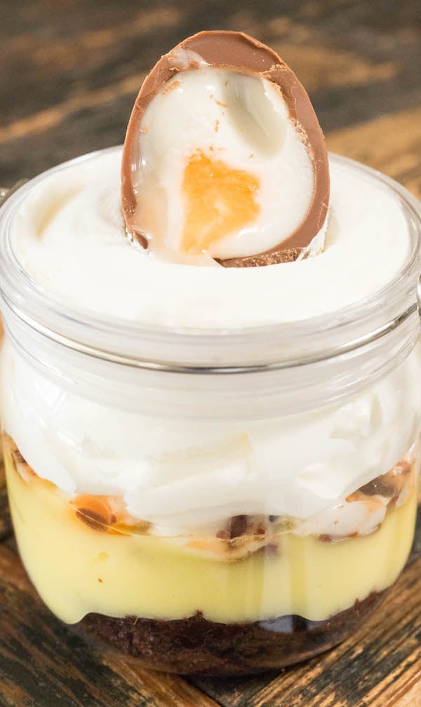 A Cadbury Egg Parfaits with a sliced Cadbury egg on top.